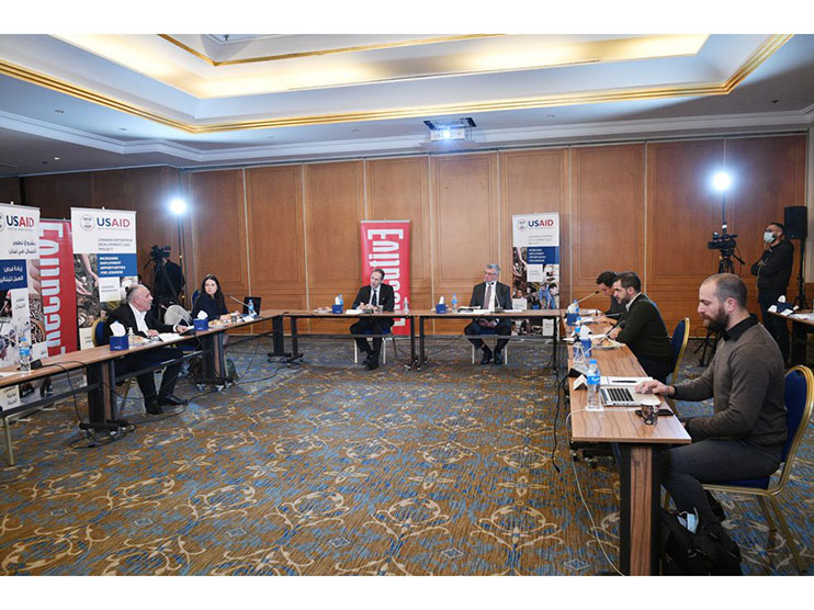 How to preserve employment and develop economic growth in productive industries Image