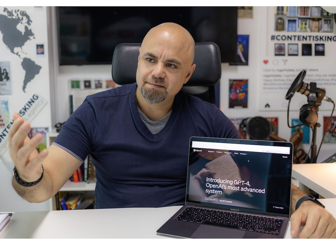 Marketing hiring AI as an assistant Image